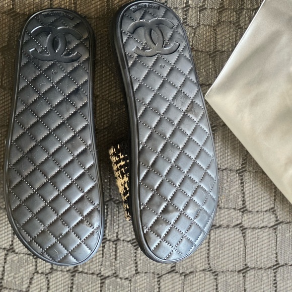 Chanel Tweed slides with rubber massage soles in size 40 Authentic - Picture 9 of 15